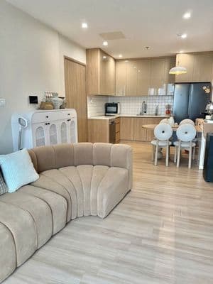 cần bán căn hộ 3 phòng ngủ, diện tích 75m. 5 tỷ 6