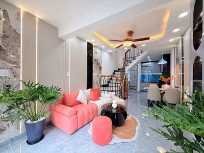 Nhà mới ở ngay - 40m2, 2 tầng, có pn trệt - phan văn trị - 6,3ty