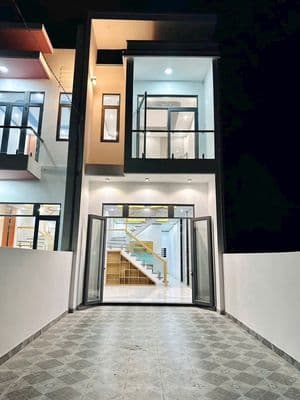 Bán gấp nhà 1 trệt 1 lầu nằm gần cầu bạch đằng 2 tân uyên - bình dương