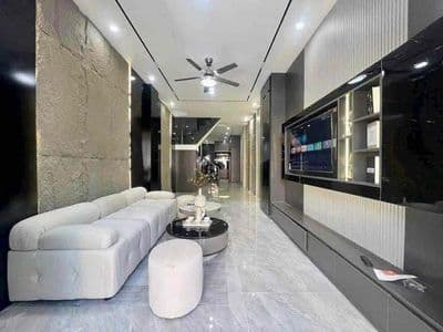 Cho thuê nhà 3 tầng mặt tiền : huỳnh ngọc huệ , 3 pn