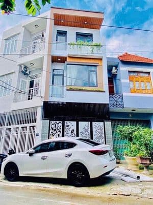 Nhà 3 tầng kiệt Cù Chính Lan ô tô vào đậu trước nhà được