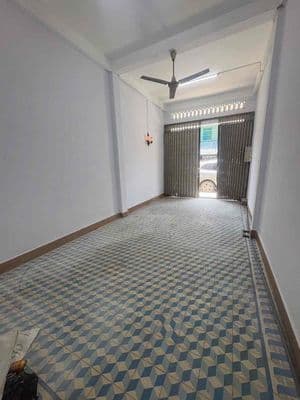 Bán nhà 2 tầng 2 mặt đường Trương Định, trung tâm Nha Trang