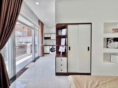 Căn hộ ban công - thang máy mới