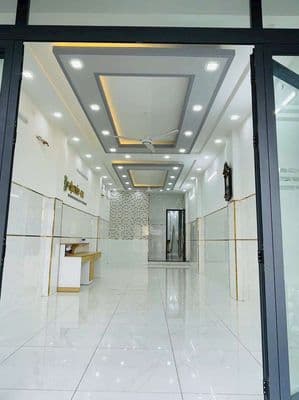 Full thang máy mtkd hậu giang 4.2x21m 4 tầng đẹp ở liền