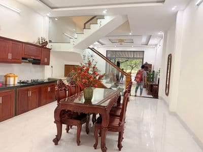 Cho thuê nhà mới 2 tầng đường PHẠM HỮU NHẬT , 3PN giá 22tr/tháng