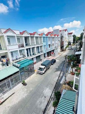 Cho thuê nhà 2 lầu 4pn kdc long thịnh 10tr