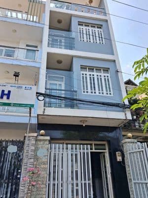 Nhà cho thuê 1 trệt 3 lầu mt song hành, dt 4×20 có 4pn,3wc
