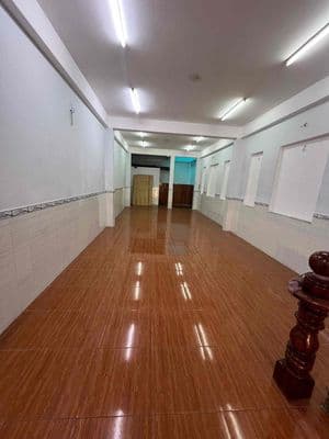 cho thuê nhà h8m khu bàu cát tân bình. DT: 4m7 x 20m 3 tầng giá 26tr