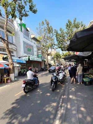 Bán Nhà 3 lầu Ngay chợ Đề Thám . Giá chỉ 5,68 tỷ