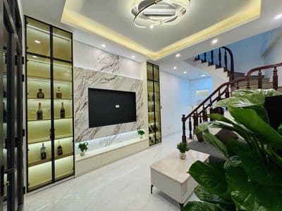 Nhà đẹp - đường hoàng mai |34m - 5 tầng | giá 8.35 tỷ