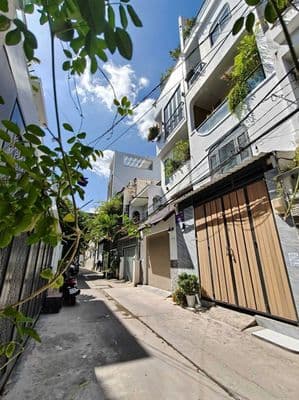 Nhà 5 tầng đẹp hiếm full nội thất, hẻm xe hơi, kế đầm sen, bốn xã