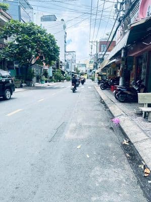 Cho Thuê Nhà MT Lê Quang Chiểu, 1 Trệt 1 Lầu, 6x7m, Giá 10tr/Th