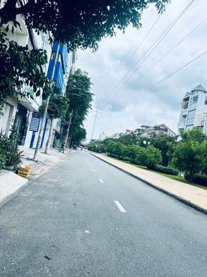 Nguyên Căn Mt Nguyễn Thế Truyện, 1 Trệt 1 Lầu ST 4PN, 4x18m, 20tr/Th