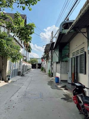 bán nhà dĩ an đường xe hơi