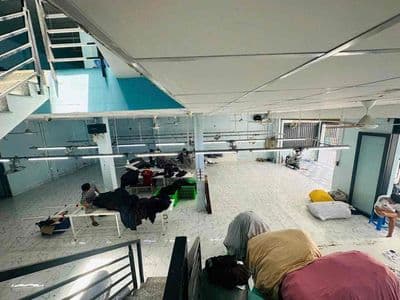 Kho xưởng gạch men 2 sàn ( 400m2 ) đườg container