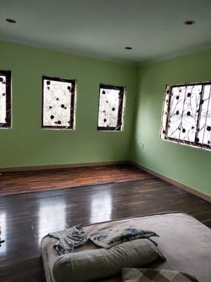 100m2 - 3 tầng 3 phòng ngủ - cách 2 căn ra mặt tiền - hẻm 4m