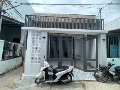 Nhà mới xây tôn đản full nt