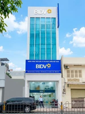 Tòa nhà mặt tiền phan đăng lưu, phú nhuận, dtsd 900m2, trệt 4 lầu