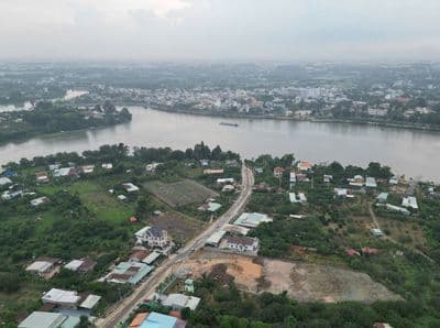 Bán đất mặt tiền hương lộ 15 gần sông mát mẻ-chỉ cần 300tr nhận đất n