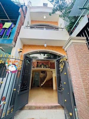 Quận 11, đường Lê Thị Bạch Cát, nhà 3 tầng vuông vức