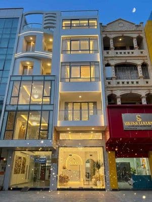 Cho thuê MT Phan Xích Long 5 tầng thang máy giá chỉ 50 triệu