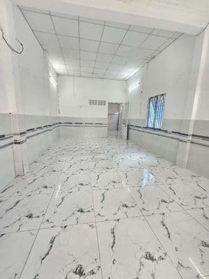 nhà gần nhà thờ chợ cầu 2pn 2wc sân trước rộng