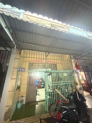 nhà lầu đường xe hơi có gp xây dựng gần đường Lê thị út
