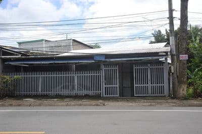 Bán đất tặng nhà mặt tiền, thuận ợi xây dựng nhà xưởng nhỏ và vừa .