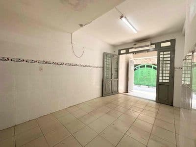 Mặt bằng kinh doanh-lối đi riêng-hẻm oto quận 10