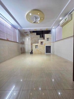nguyên căn cách MT Trương Công Định 20m(4,2x10m 3 lầu dt 5pn 5wc )