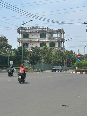 Cho thuê nhà 3 tầng mặt tiền Tạ Quang Bửu, Giá thuê 45tr/tháng