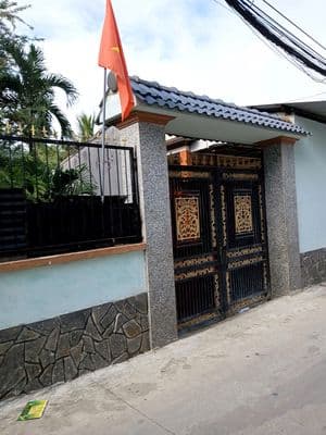 Bán đất tặng nhà cấp 4, mặt ngang khủng 11.5m, 2 mặt thoáng, 180m2
