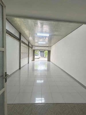 Nhà rộng 250m2 hẻm Đồng Văn Cống