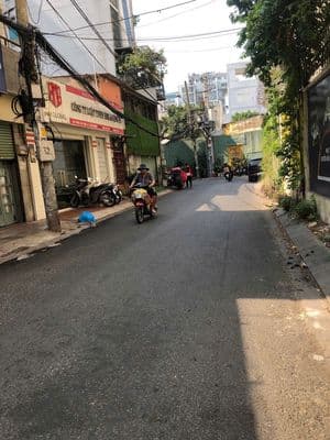 cần bán nhà hẻm ô tô, có 5 tầng và 56m2 , nhà 4 phòng giá 12,6 tỷ