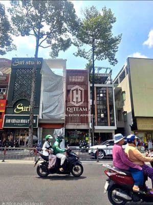 MT 143 Ba Tháng Hai, Q10. Dt: 4x26m, Kc: trệt 3 lầu, Gía: 60tr