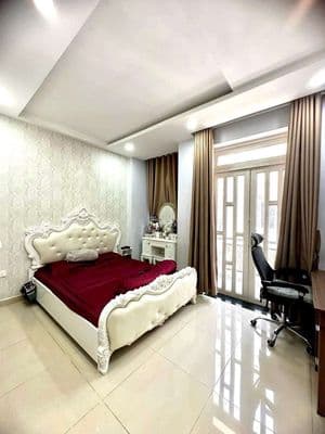 Đẹp- full nội thất- 4pn- đối diện vạn phúc city
