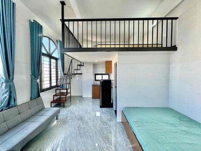 Duplex cửa sổ lớn gần đại học tài chính marketing cửa sổ lớn