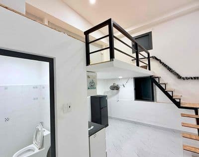 Cho thuê duplex gác cao 2m full nt giáp q10 - nhà thang máy hầm xe