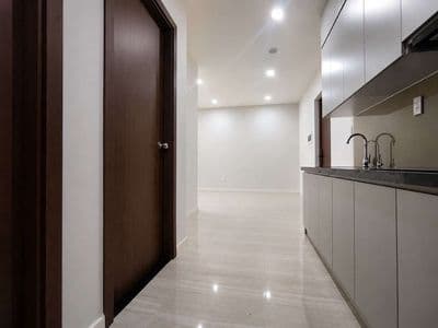 Nhà Mới Ở Ngay! Căn Hộ 2PN View Hồ Bơi Cạnh Làng Đại Học