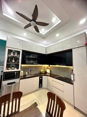 Nhà 1 trệt 2 lầu 4pn 3wc - kdc hồng đào - đối diện vạn phúc city, ql13