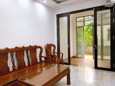 Cho thuê nhà Tứ Liên - Tây Hồ, 4 ngủ full nội thất mới đẹp, gần oto
