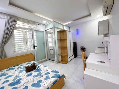 Cho thuê phan xích long- studio full nt- cửa sổ trời- thang máy