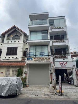 Toà nhà có thang máy ! mới xây nguyễn gia trí - bình thạnh