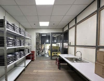 Cho thuê kho Phạm Hữu Lầu 300m2 có gác, văn phòng giá 18 triệu/tháng
