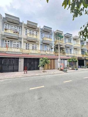 nhà 2 lầu khu dân cư phú mỹ hiệp gần làng đại học