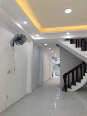 Chính chủ cho thuê nhà hẻm xe tải, 3PN3WC,P.14 QUANG TRUNG