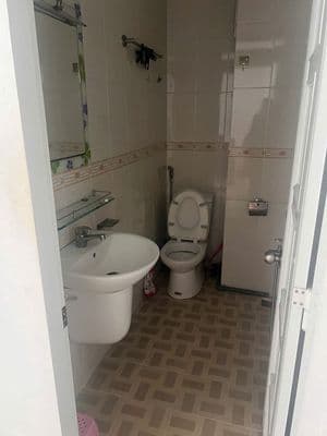 cho thuê phòng lầu 2 - 1 phòng 1 lầu - chính chủ