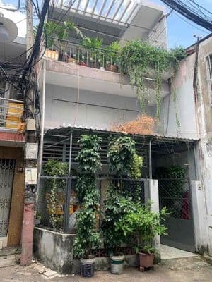Cho thuê nhà nguyên ngang 4.5x13 gồm 3 phòng ngủ giá 15 triệu