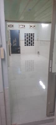 Cho thuê nhà hẻm 1 trệt ,1 lửng ,nở hậu đường Khánh Hội ,Q4