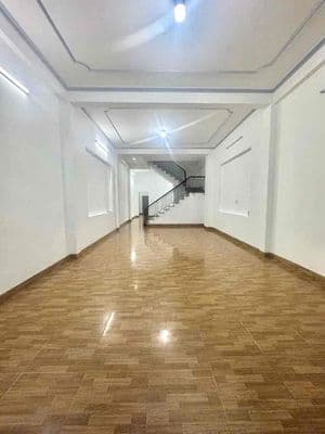 Cho thuê nhà 3 tầng trông suốt lê quảng chí- đoạn kinh doanh sầm uất